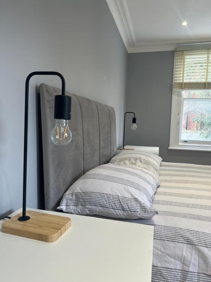 Lovely 2-Bedroom Victorian Flats Лондон Екстер'єр фото