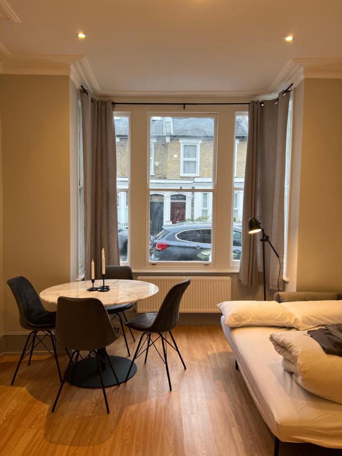 Lovely 2-Bedroom Victorian Flats Лондон Екстер'єр фото